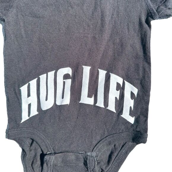 Cartel Ink Baby Hug Life Graphic Onesie  6 Months - Picture 3 of 4